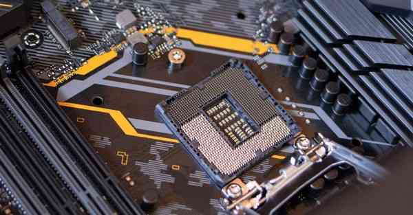 神州高铁车顶智能机器人：让旅行更智能