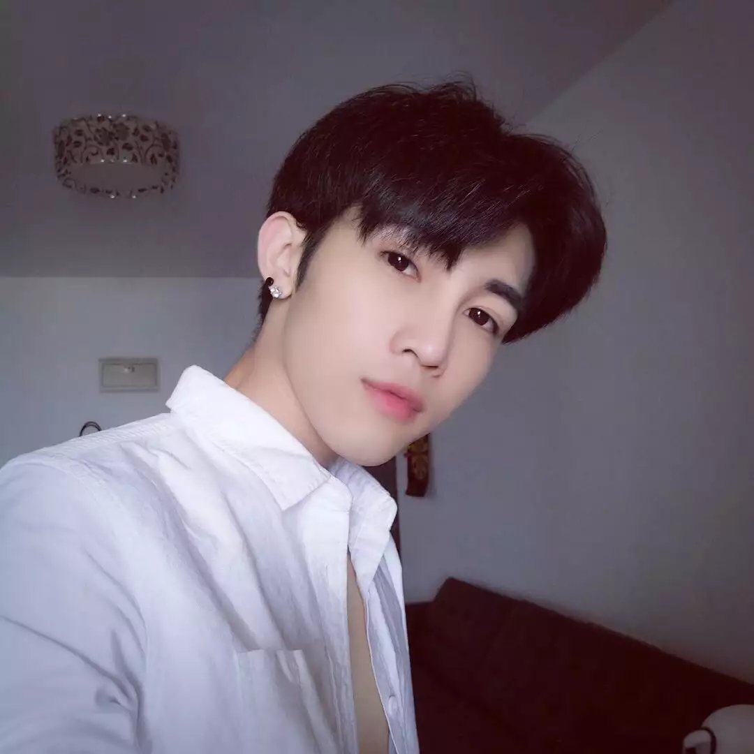 卢环会霞