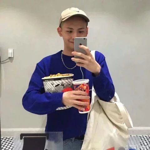 滕滢振栋